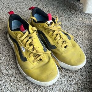 Vans ultrarange size 9